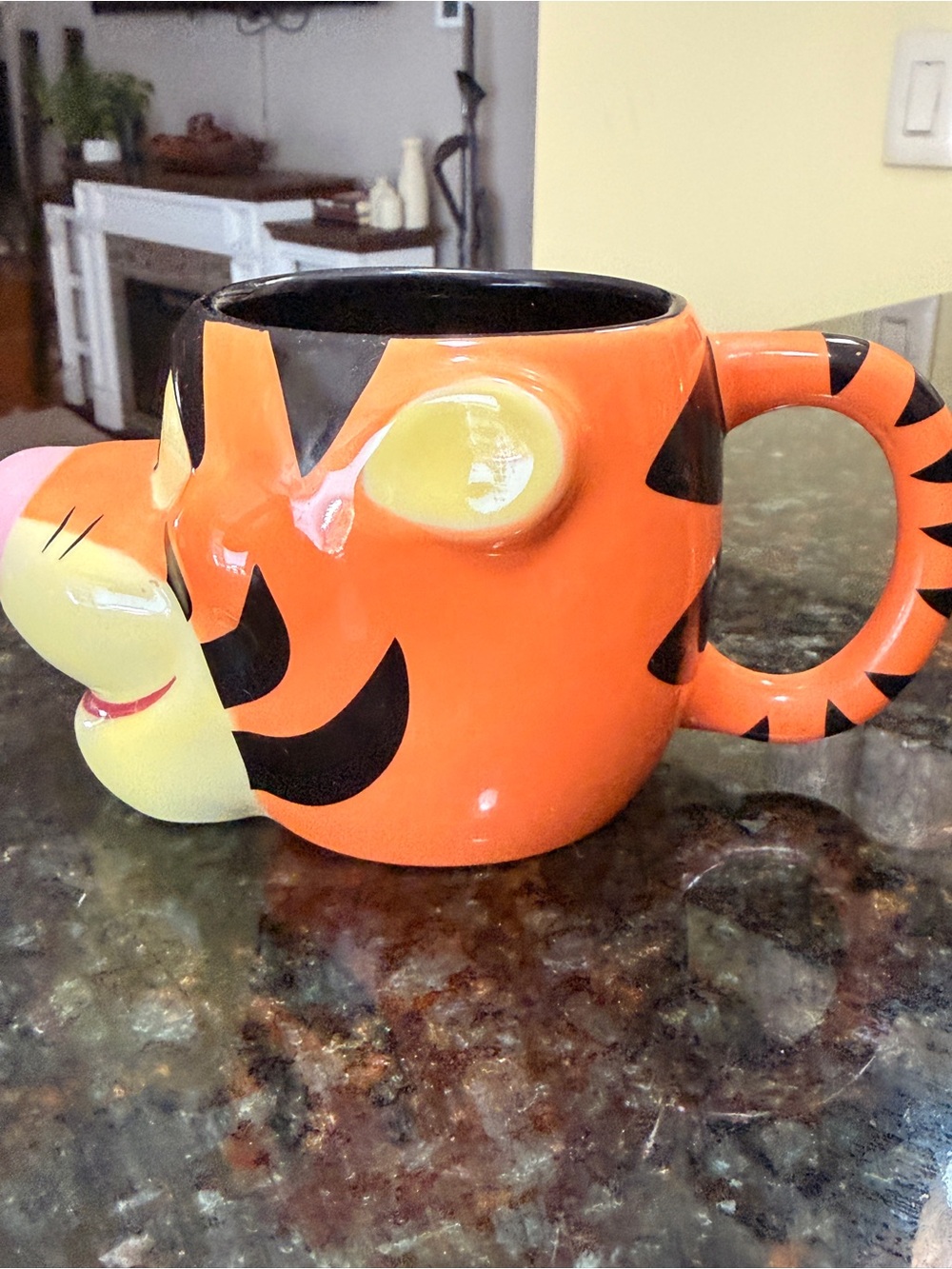 Disney Store Winnie the Pooh 3D Tigger Face Mug - 20 oz - Ceramic Pre-Owned